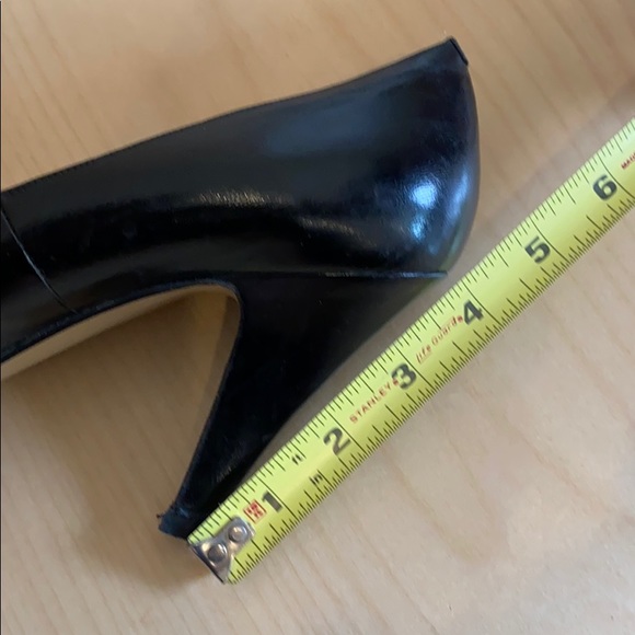 Black Vintage Rolina Ferragamo heals. - Picture 13 of 16